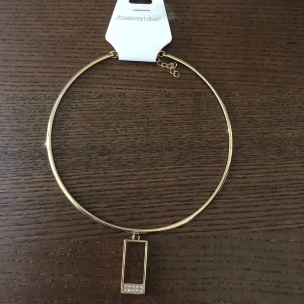Gold Plated choker with pendant NWOT